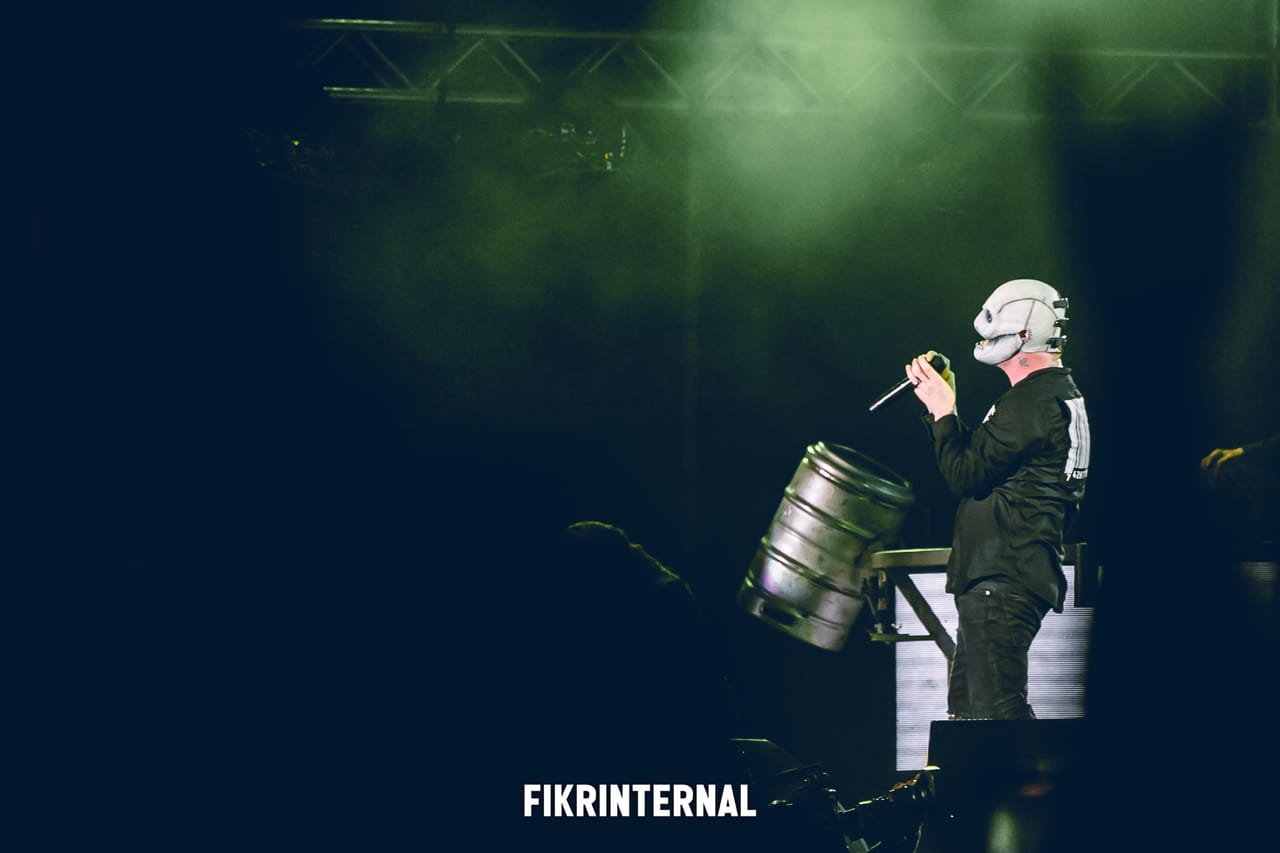 Live music performance photographed by FIKRINTERNAL