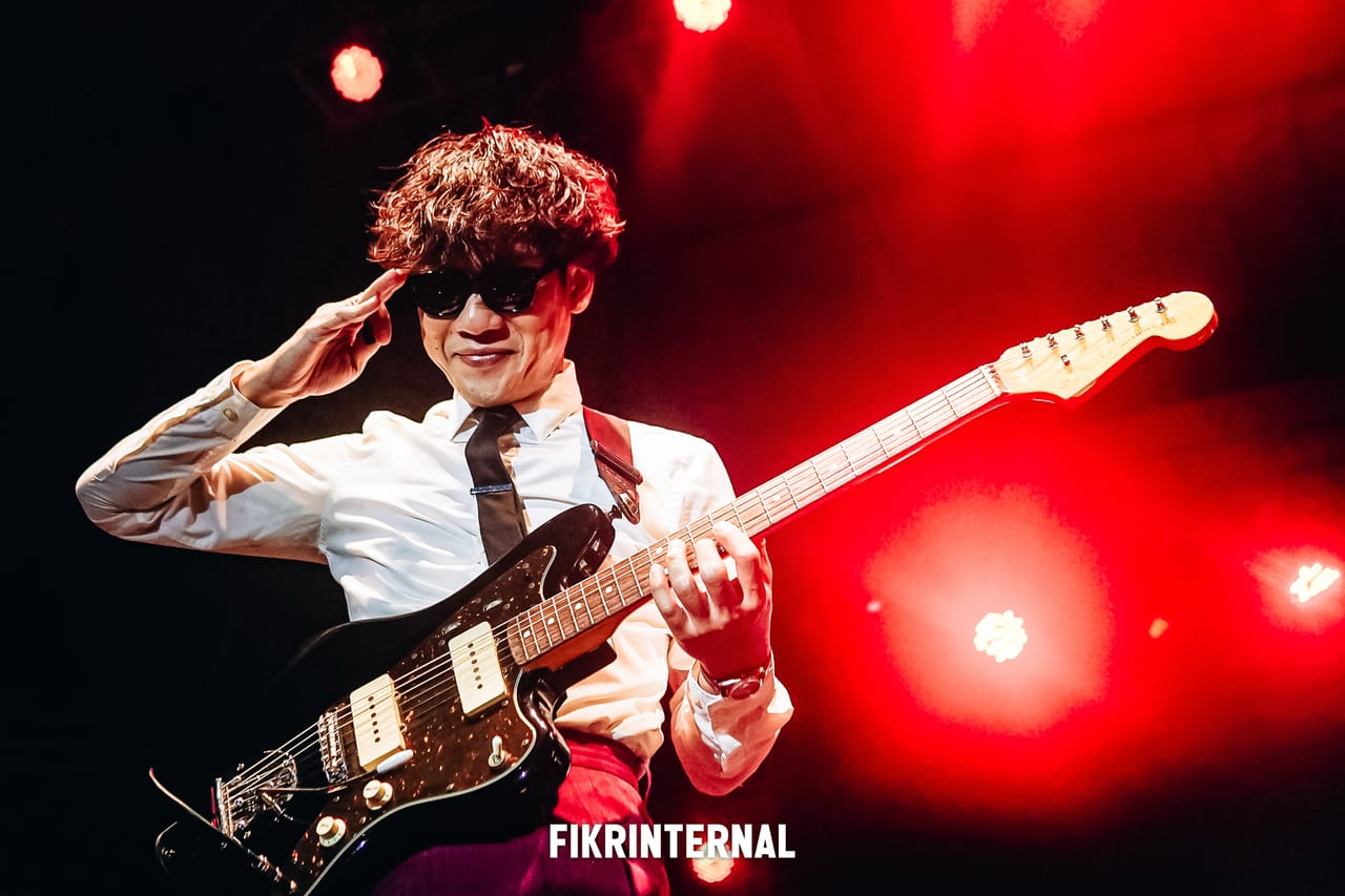Live music performance photographed by FIKRINTERNAL
